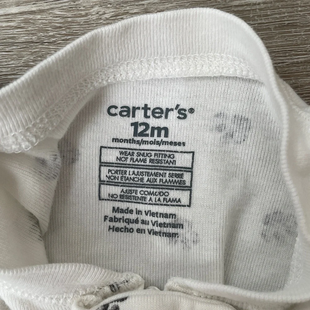 Carter’s Tiger paw print sleeper size 12 months